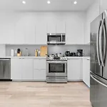Stylish La Studio Prime Location In Wilshire Blvd