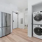 Stylish La Studio Prime Location In Wilshire Blvd