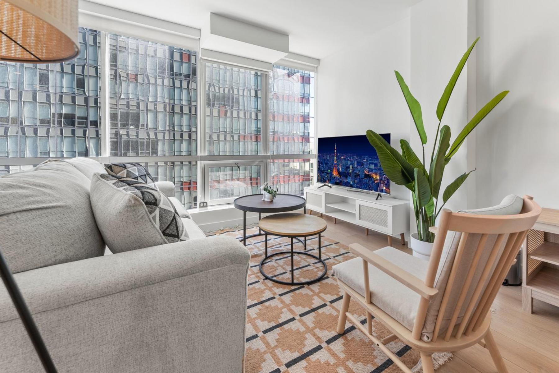 Stylish La Prime Location In Wilshire Blvd Los Angeles